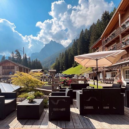 Hotel Valacia Поцца-ді-Фасса Екстер'єр фото