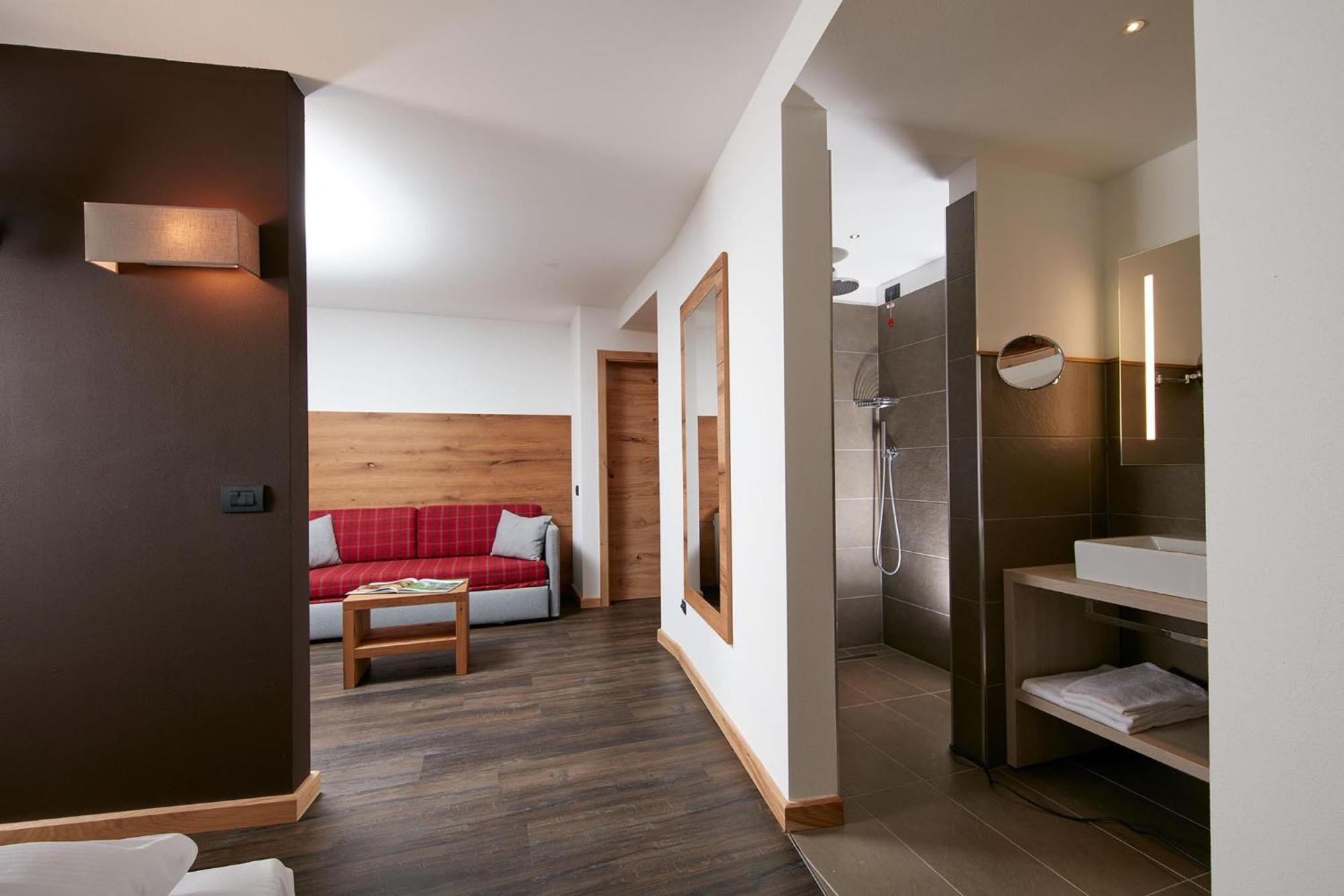 Hotel Valacia Поцца-ді-Фасса Екстер'єр фото